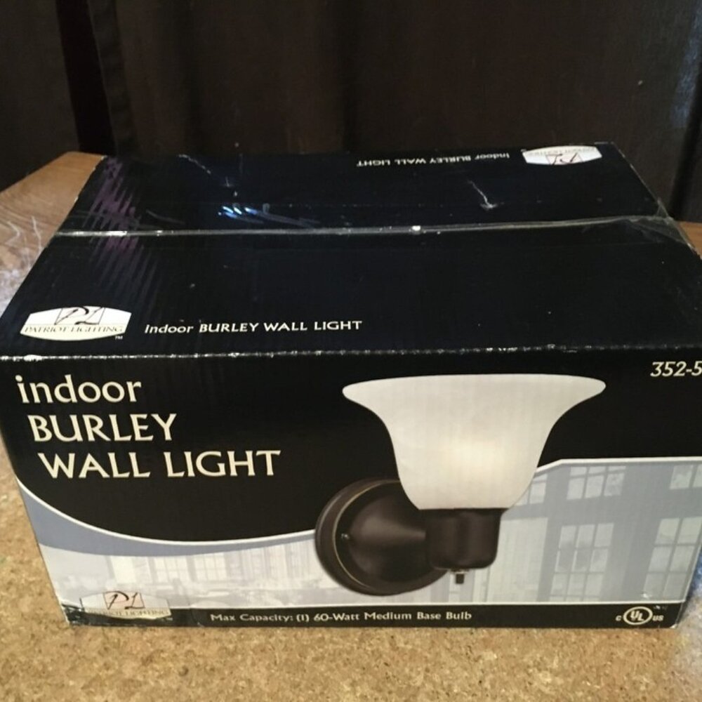 PATRIOT LIGHTING BURLEY WALL LIGHT INDOOR BRONZE FINISH ALABASTER GLASS NEW